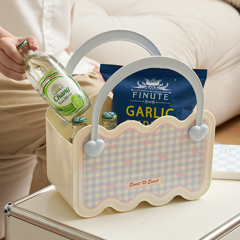 Sweetheart girl's hand-held checkered bath basket can drain water, buy vegetable basket, bathroom household items, love storage basket, bathhouse Specification image