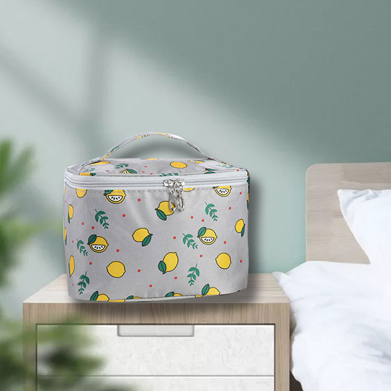 New ins Korean version portable travel makeup bag, large capacity, cute canvas bag, storage bag, fashionable and high-end hand-carry Application Scenario
