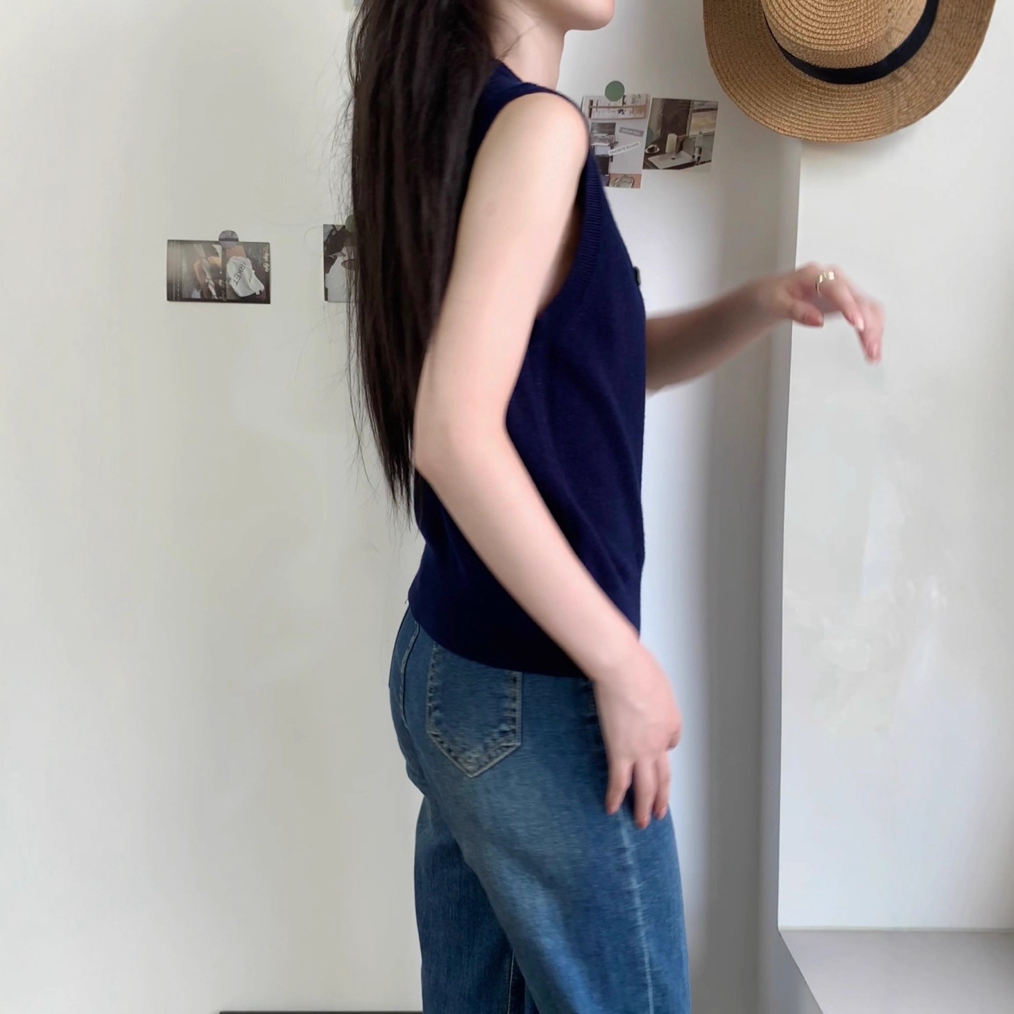 Cashmere and wool three-dimensional flower embroidered knitted sweater, vest, women's round neck, sleeveless, cut 2025 autumn new style top Specification image