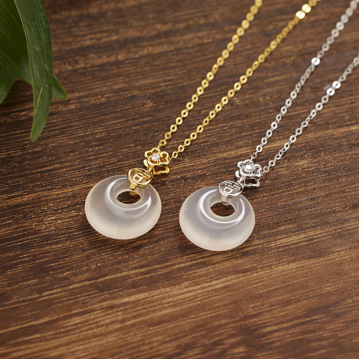 s925 sterling silver new auspicious and peaceful collarbone chain, simple and versatile, high-end girls' necklace wholesale Application Scenario
