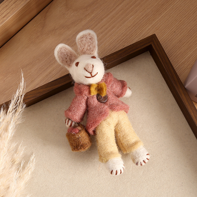 手工挂件系可爱动物尼泊尔羊毛毡包包钥匙扣ins挂饰配饰品吊坠细节图