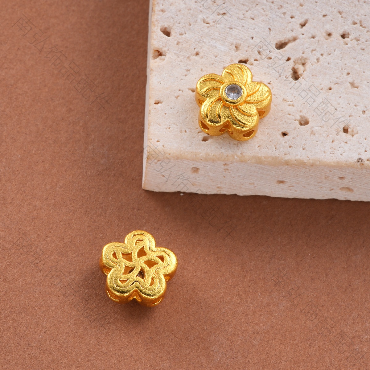 Ancient-style Vietnamese sand gold color retention inlaid zirconium flower bead pendant, bracelet, necklace clasp, DIY jewelry accessories Specification image