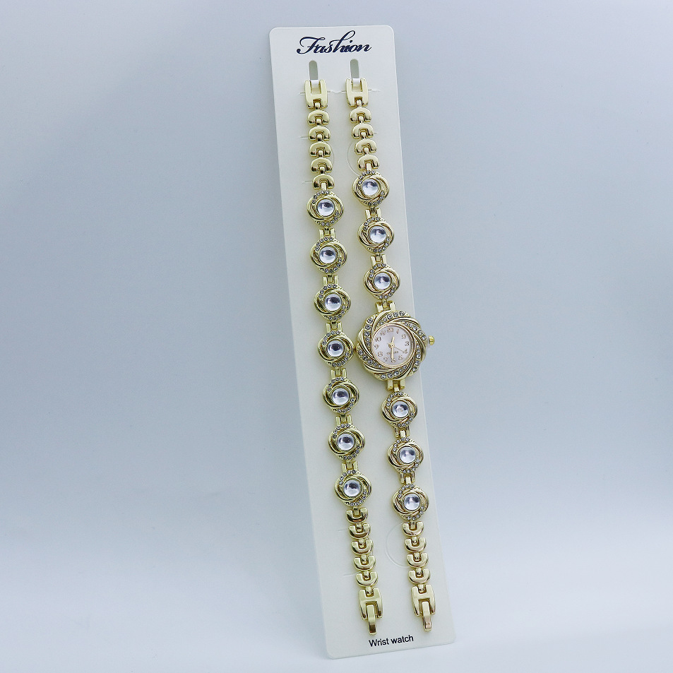 New cross-border chalcedony diamond-encrusted fashion women's watch two-piece set, colorful diamond British wristwatch fashion bracelet women's watch Application Scenario