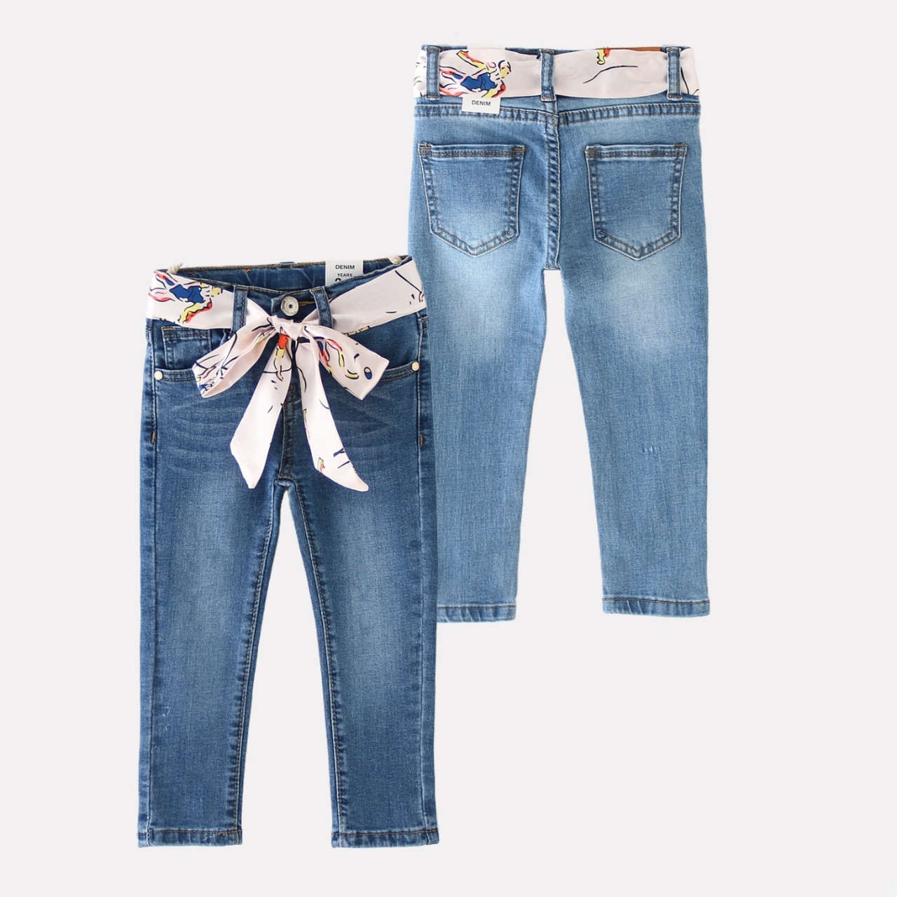 The new 2025 high-waisted jeans for girls are comfortable, skin-friendly, loose and breathable. They are a trendy and versatile ribbon jeans