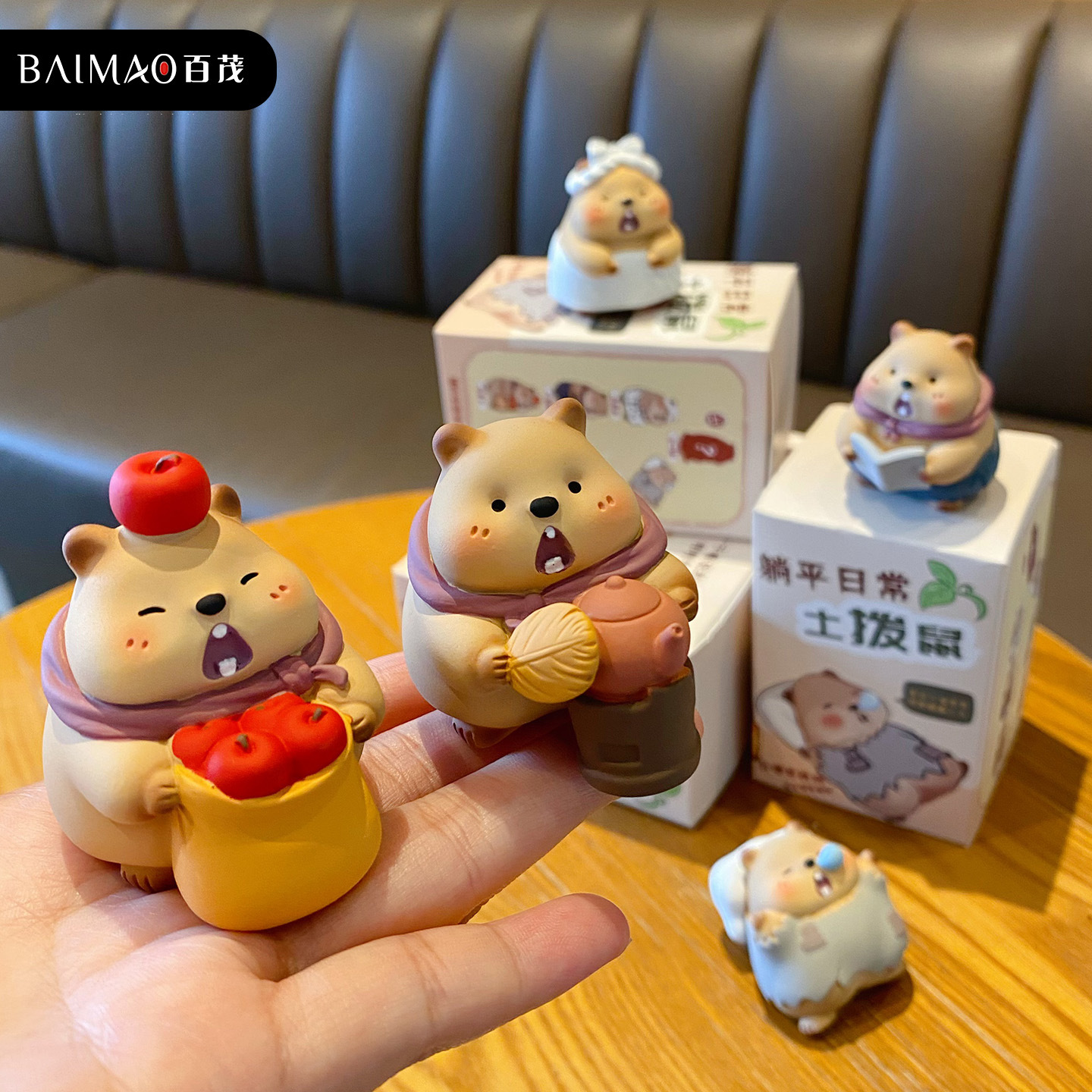 Original Groundhog lying flat Daily series blind box, creative and cute pet desktop decoration, car decoration Application Scenario