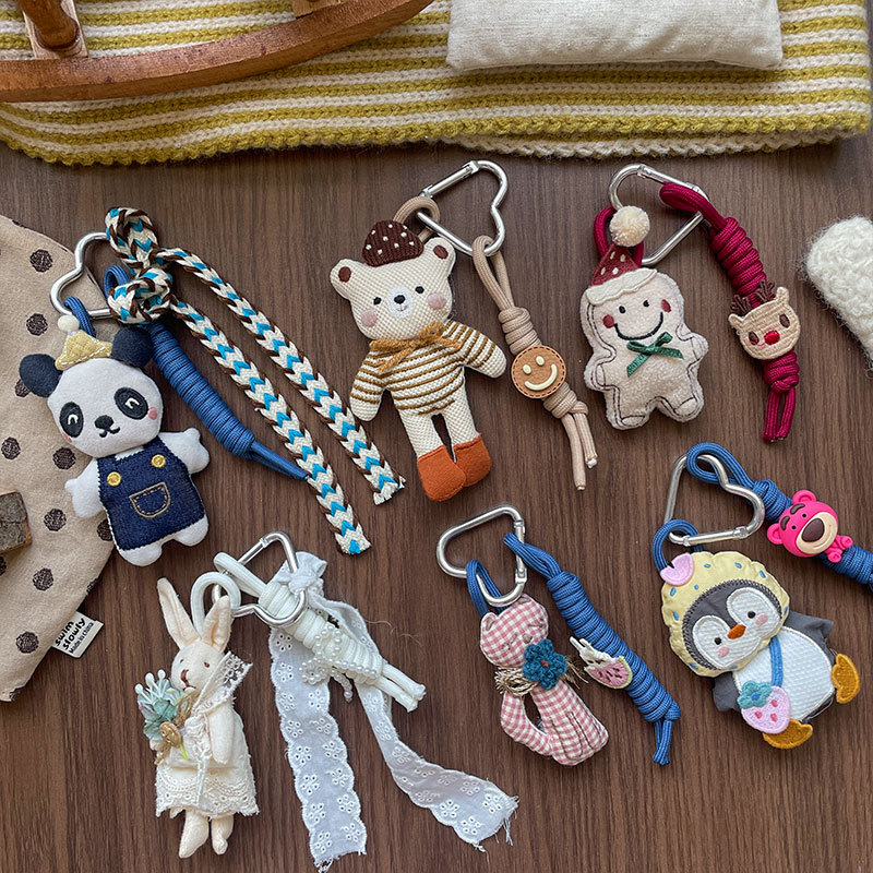 新款韩版卡通手工布艺充棉钥匙扣立体小熊儿童包包书包挂件饰品女产品图