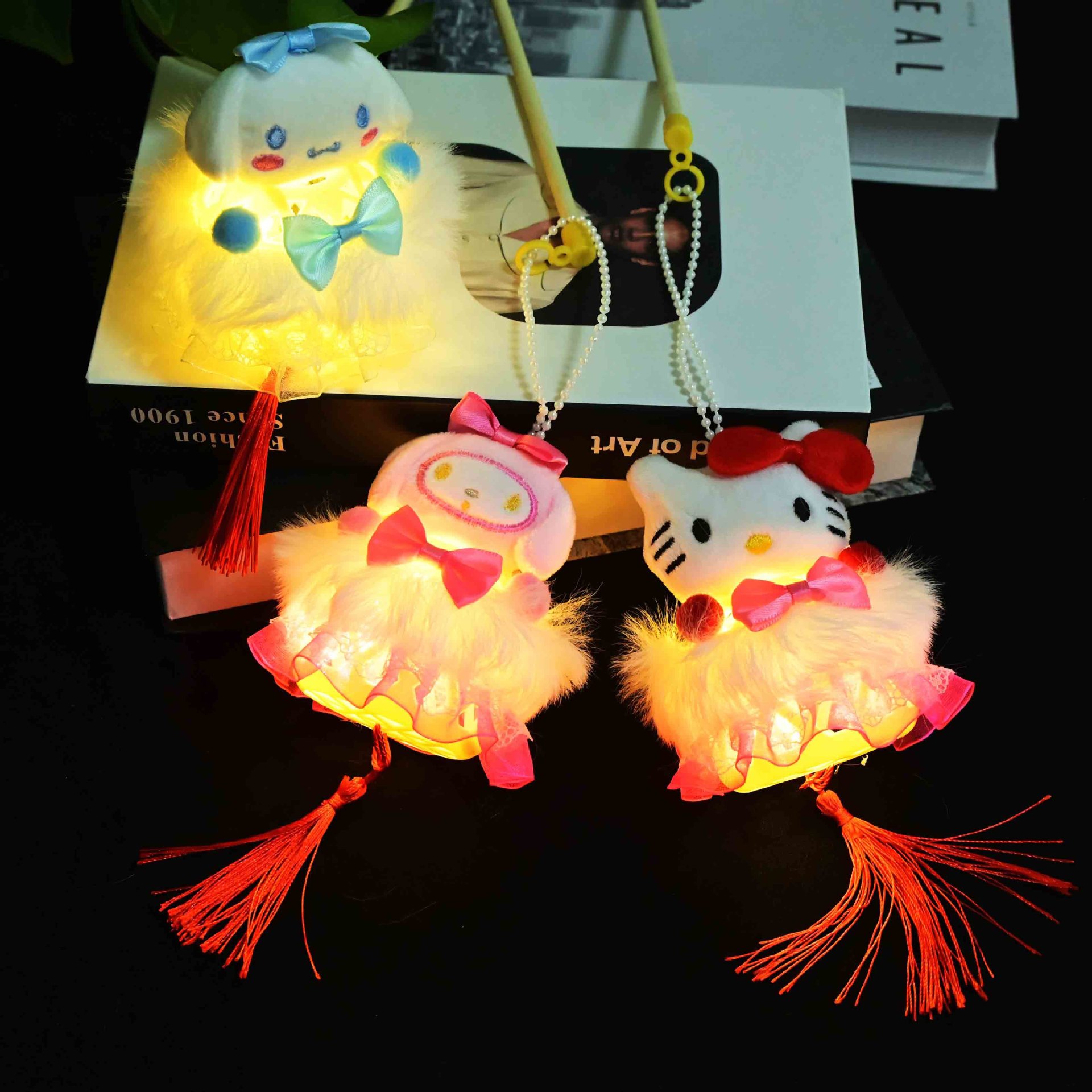 Cute cartoon-shaped luminous lanterns, children's festival decorations, hand-held flower lanterns, toy supplies for night market stalls details Picture