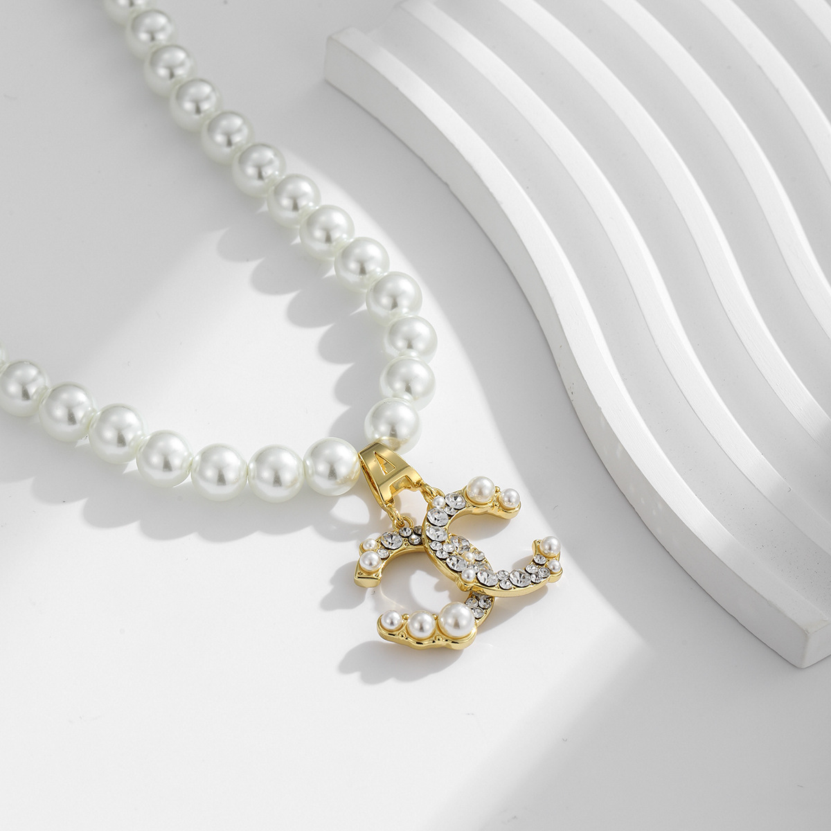 原创设计百搭时尚双C大牌个性潮流项链 时尚通勤网红风珍珠项链细节图