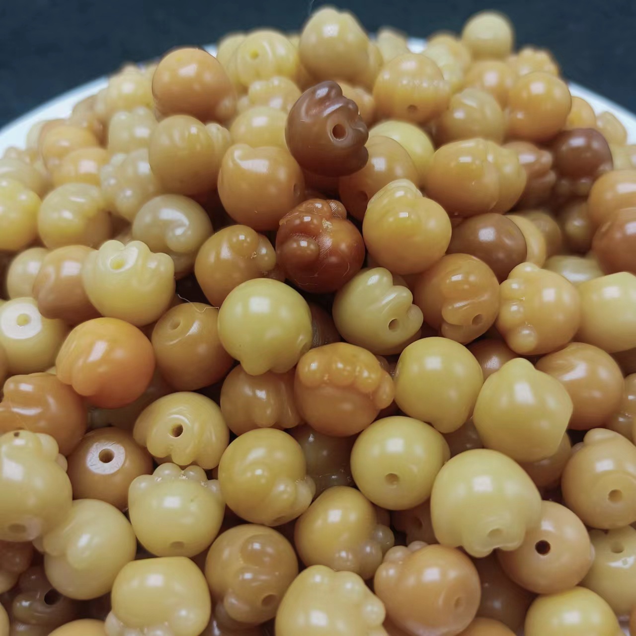 Natural Bodhi root carvings, charcoal-burned cat PAWS, cat scattered beads, single cat paw Bodhi root bracelet, cultural and artistic accessories Application Scenario