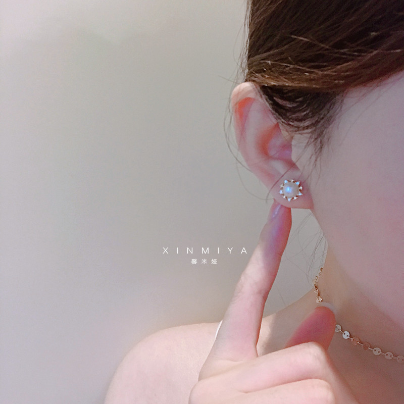 Natural freshwater pearl sunflower stud earrings for women, 925 sterling silver needle, exquisite and elegant high-end earrings, 2024 new style Application Scenario