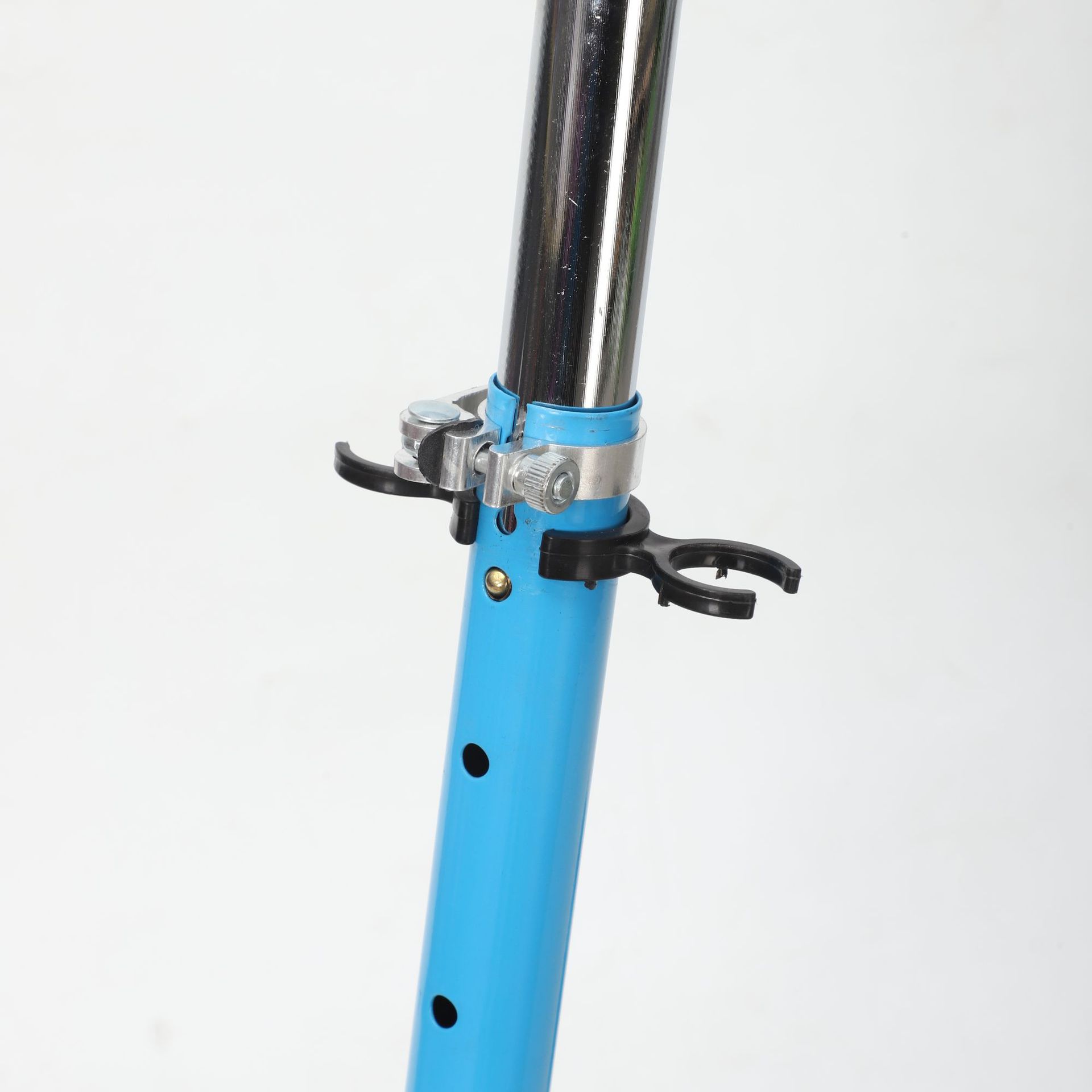 Wholesale of cross-border folding shock-absorbing brake flash wheel children's four-wheel scooters and lift children's pedal scooters Specification image