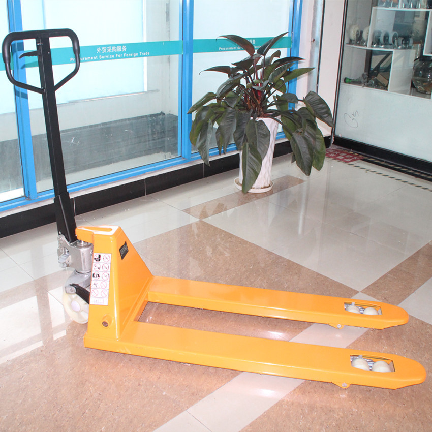 Heli manual hydraulic forklift, Zhuoyi forklift, manual forklift, lightweight and durable warehousing and logistics equipment Application Scenario