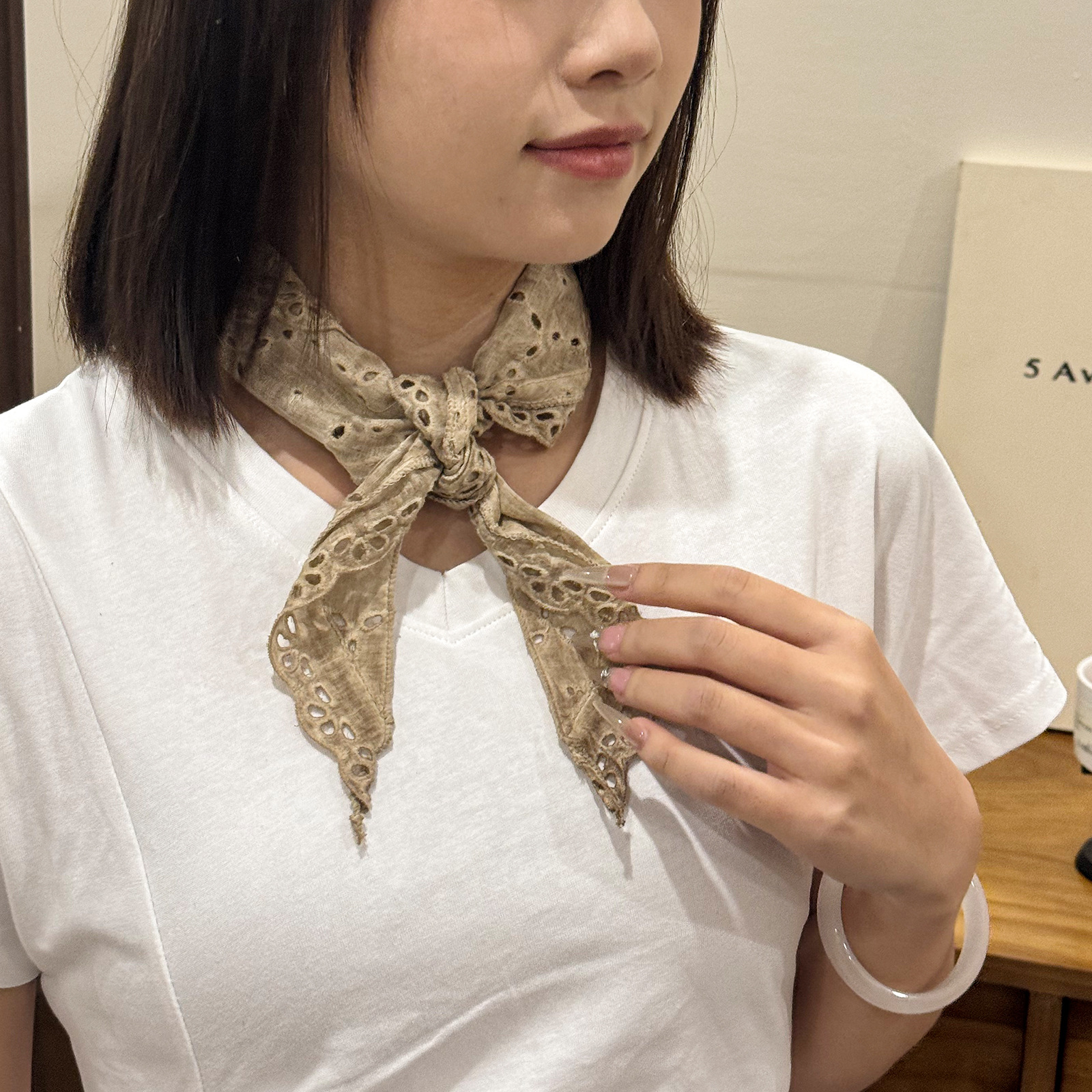 秋季发带丝巾女2025新款镂空破洞薄款透气遮阳防晒法式三角头巾