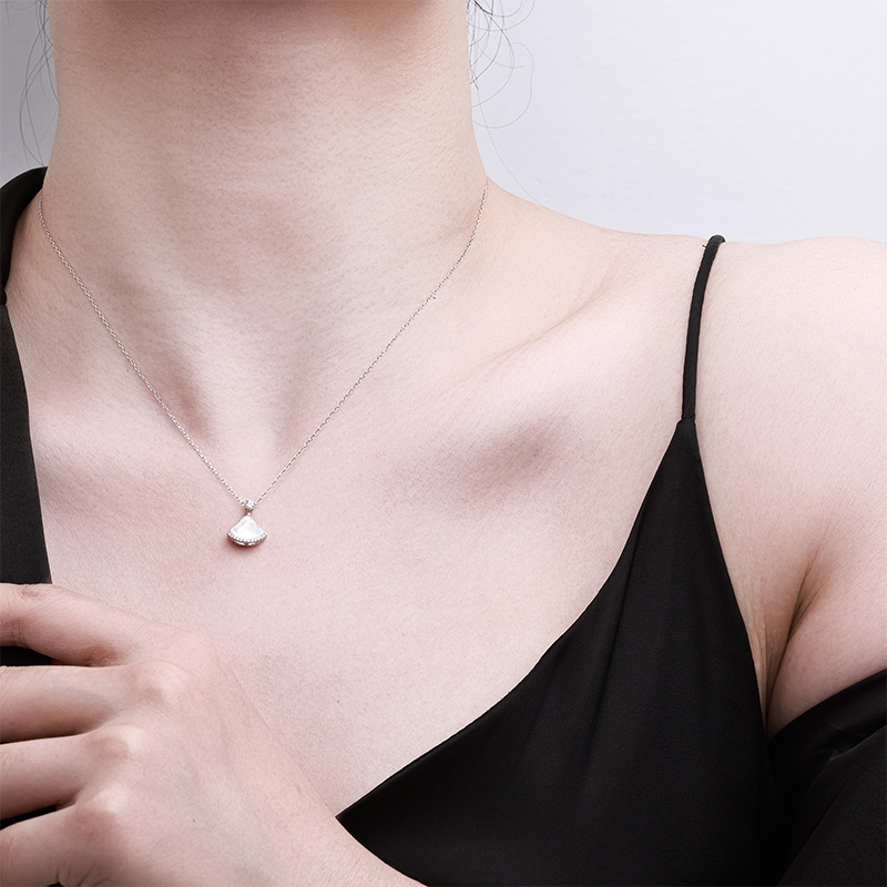 扇形裙子项链女微镶设计小众时尚2026新款气质百搭高级感锁骨链