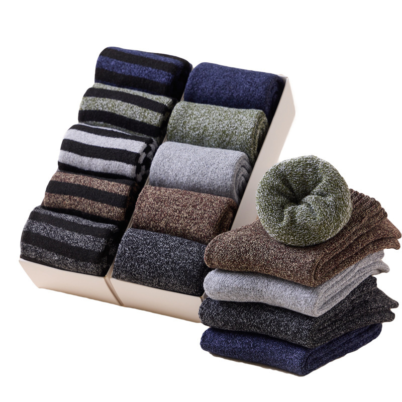 Thickened socks for men: winter super thick wool socks, extra thick fleece mid-calf plush socks, winter cold-resistant and warm cotton socks for women Item Picture