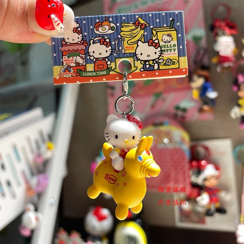 hellokitty regional limited edition pendants, three-dimensional cute dolls, couple bags, pendants, mobile phone chains Specification image