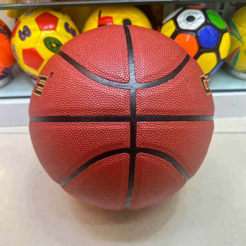 7号篮球PU软皮吸湿吸汗篮球立体英文装饰不易滑落青少年成人篮球细节图