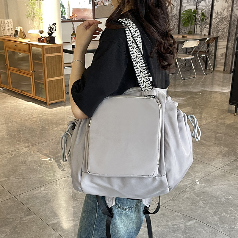 Cross-border best-selling 290 nylon fabric women's bag 2026 Korean version new large-capacity single-shoulder bag travel tote mommy bag details Picture
