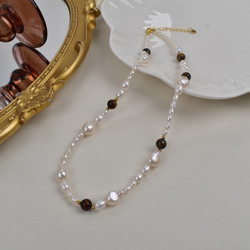 Baroque irregular-shaped pearl necklace, natural freshwater, high-end and fashionable pearl necklace, paired with sweater chain, light luxury Application Scenario