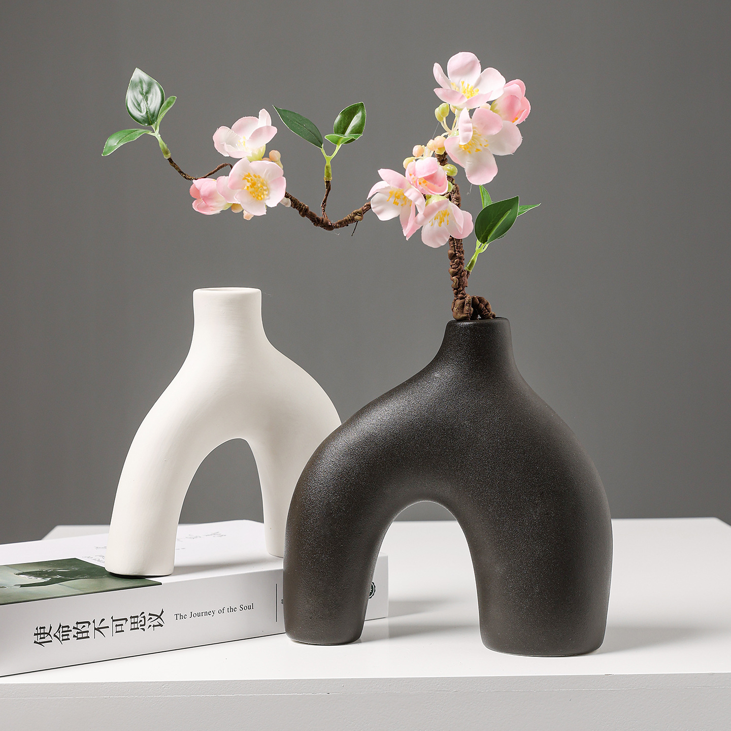 2025 Nordic Ins-style ceramic vase, creative living room flower arrangement, high-end artistic home decoration for hotels and homestays details Picture