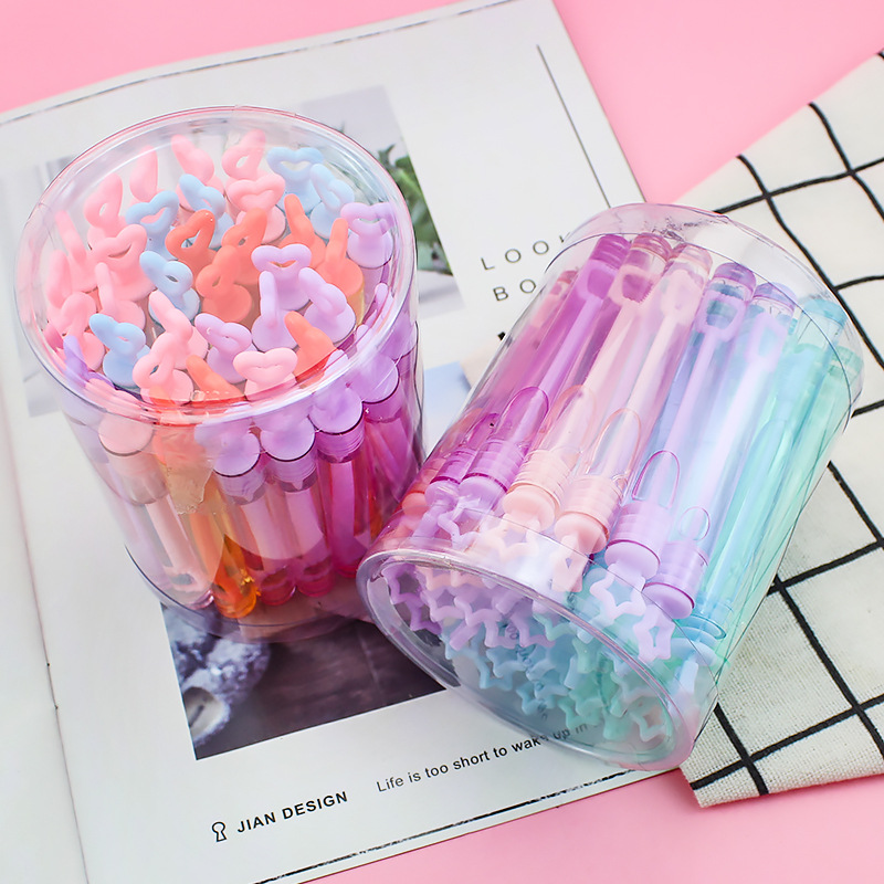Mini heart-shaped five-pointed star bubble sticks that can't break the bubble water, a variety of colorful children's toys, all come with bubble sticks