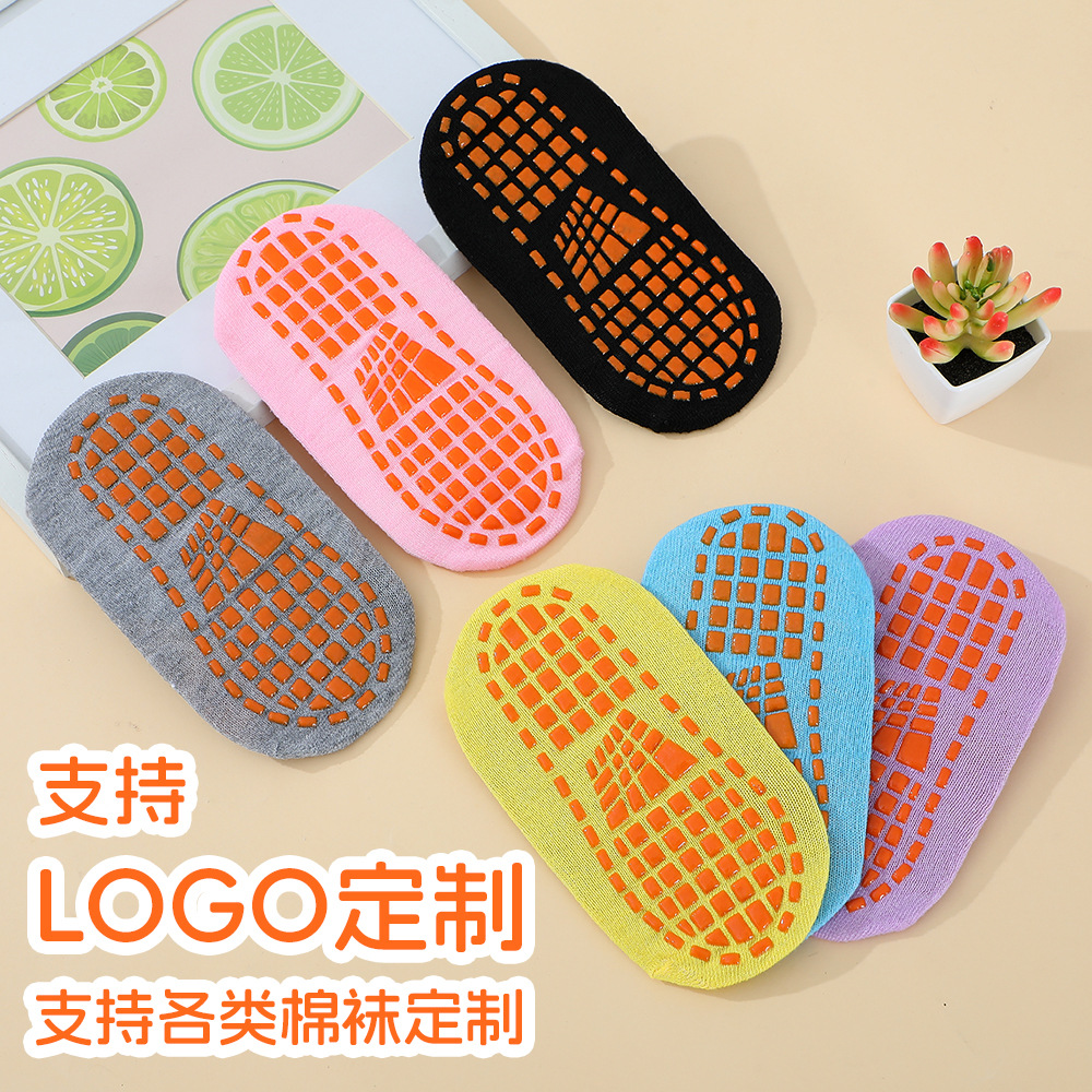地板袜成人袜室内蹦床袜儿童早教地板袜游乐园透气成人瑜伽袜批发 Application Scenario