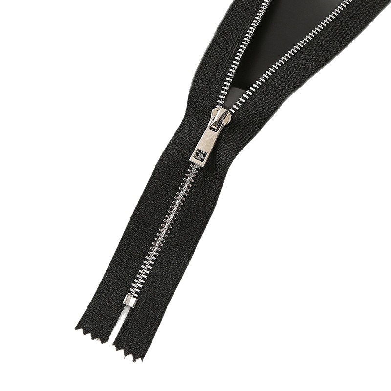 White gold teeth, silver teeth, metal closed-tail zipper, No. 3 self-locking silver teeth zipper, in multiple sizes and colors, available for shipment Item Picture