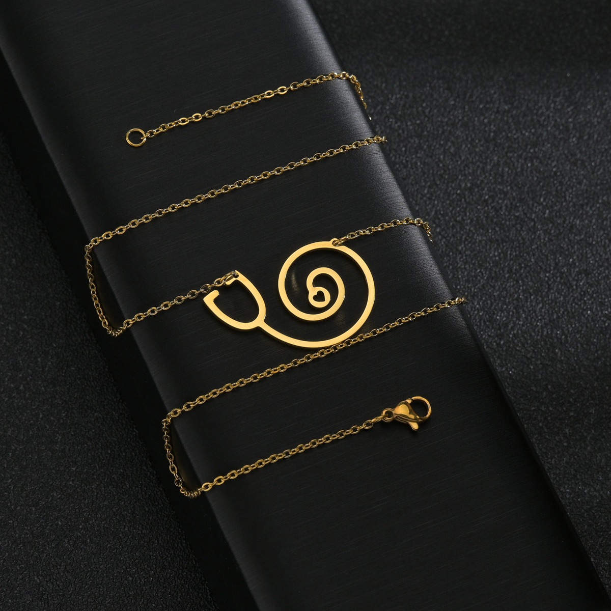 Cross-border Japanese and Korean jewelry supply: Simple geometric shape letter heart LOVE women's titanium steel necklace available for consignment details Picture