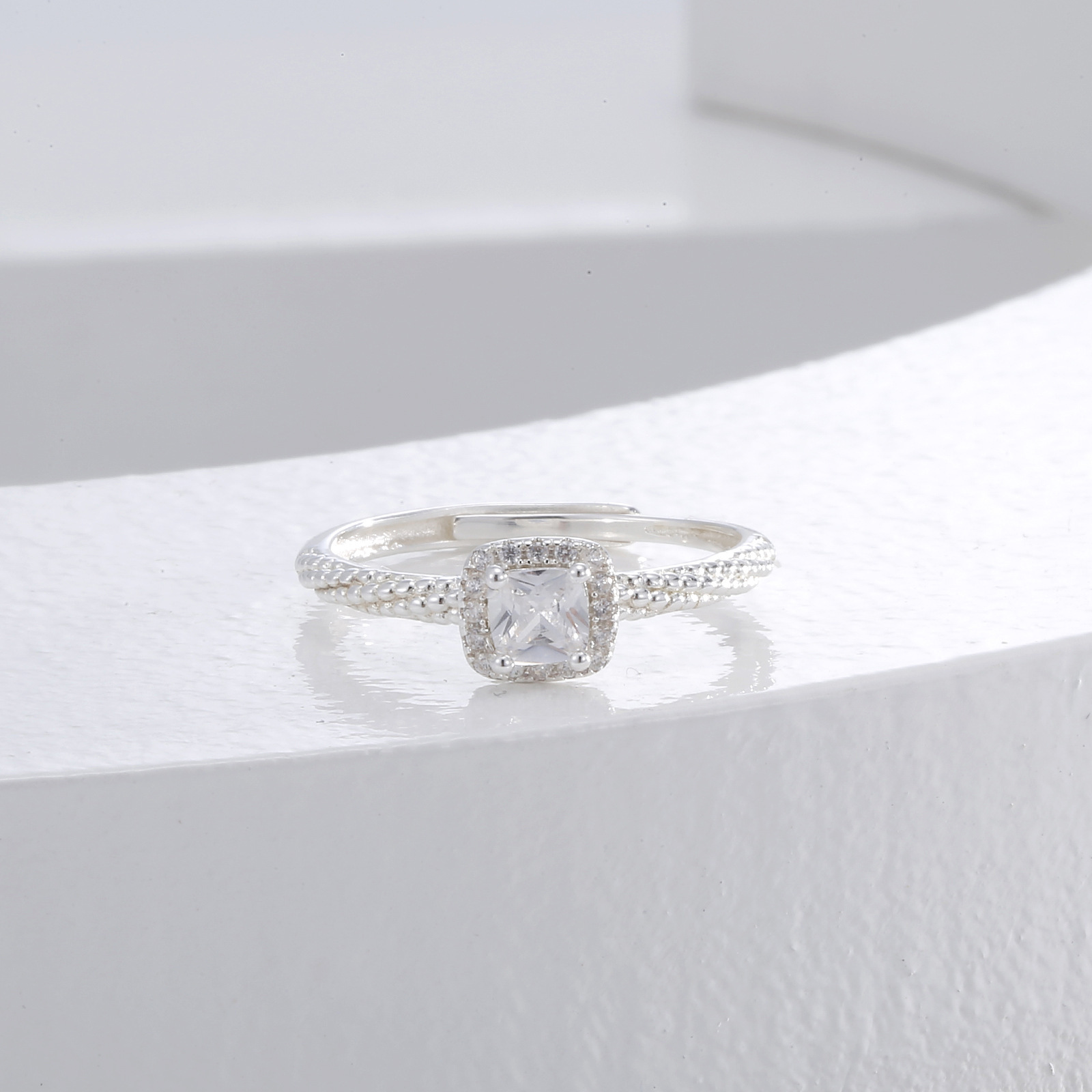 Wholesale of small square sugar ring for women, featuring a light luxury design with square diamonds and a simple, super shiny white diamond ring
