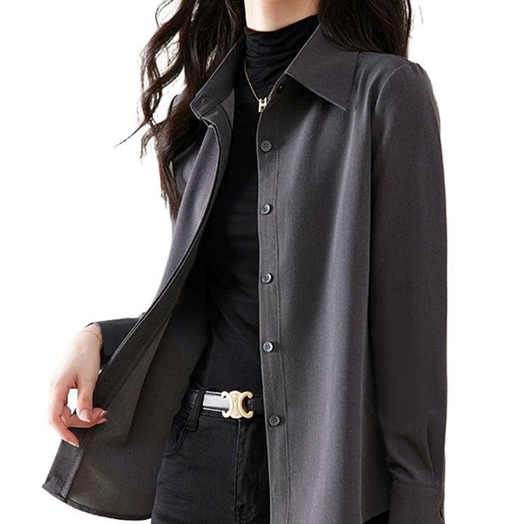 This is a new retro Hong Kong-style high-quality shirt with a thick long-sleeved design and a unique style for women in the autumn and winter of 2025 Item Picture