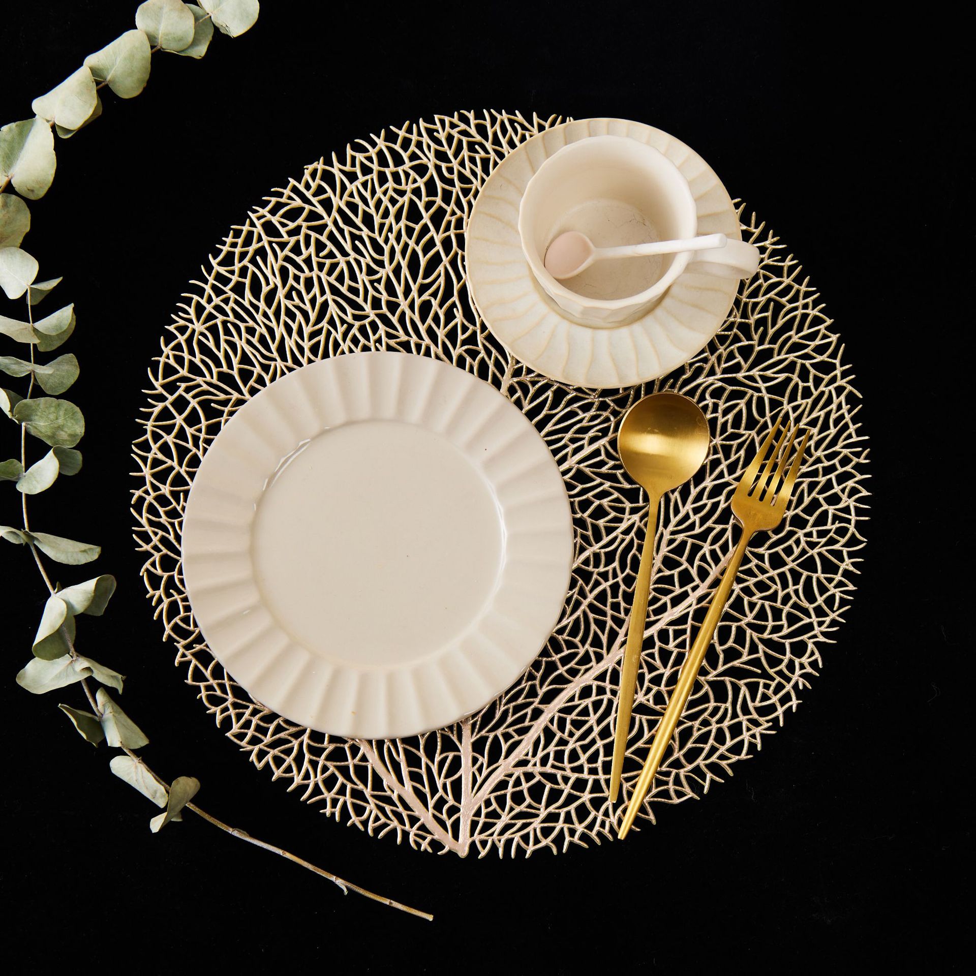 装饰性叶形餐垫简约北欧风家居装饰摆件餐桌垫产品图