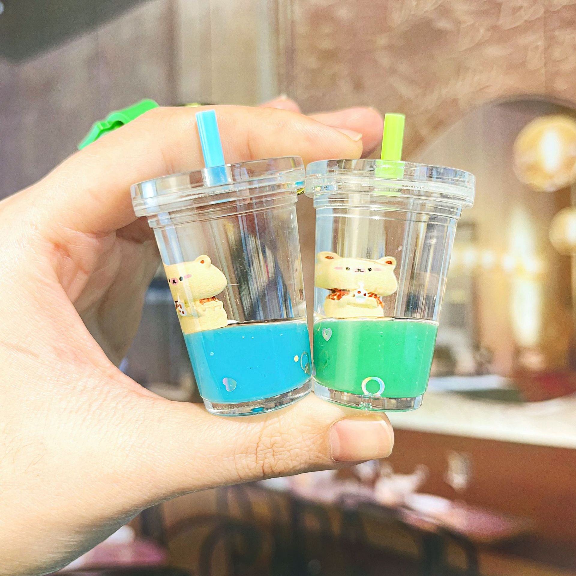 钥匙扣/卡通钥匙扣挂件/钥匙扣公仔挂件/带灯钥匙扣/流沙入油玩具细节图