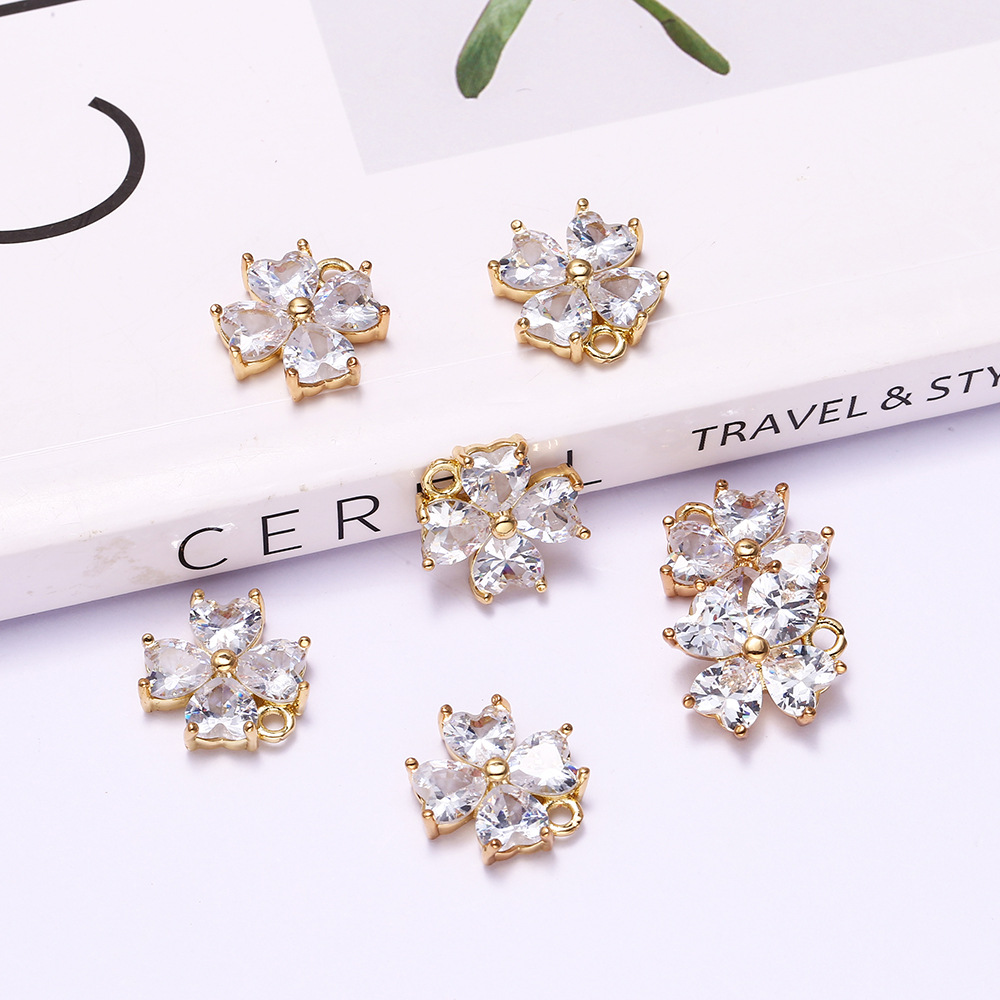 现货铜镶锆石四叶草吊坠DIY饰品配件耳钉项链坠子服装胸针配饰