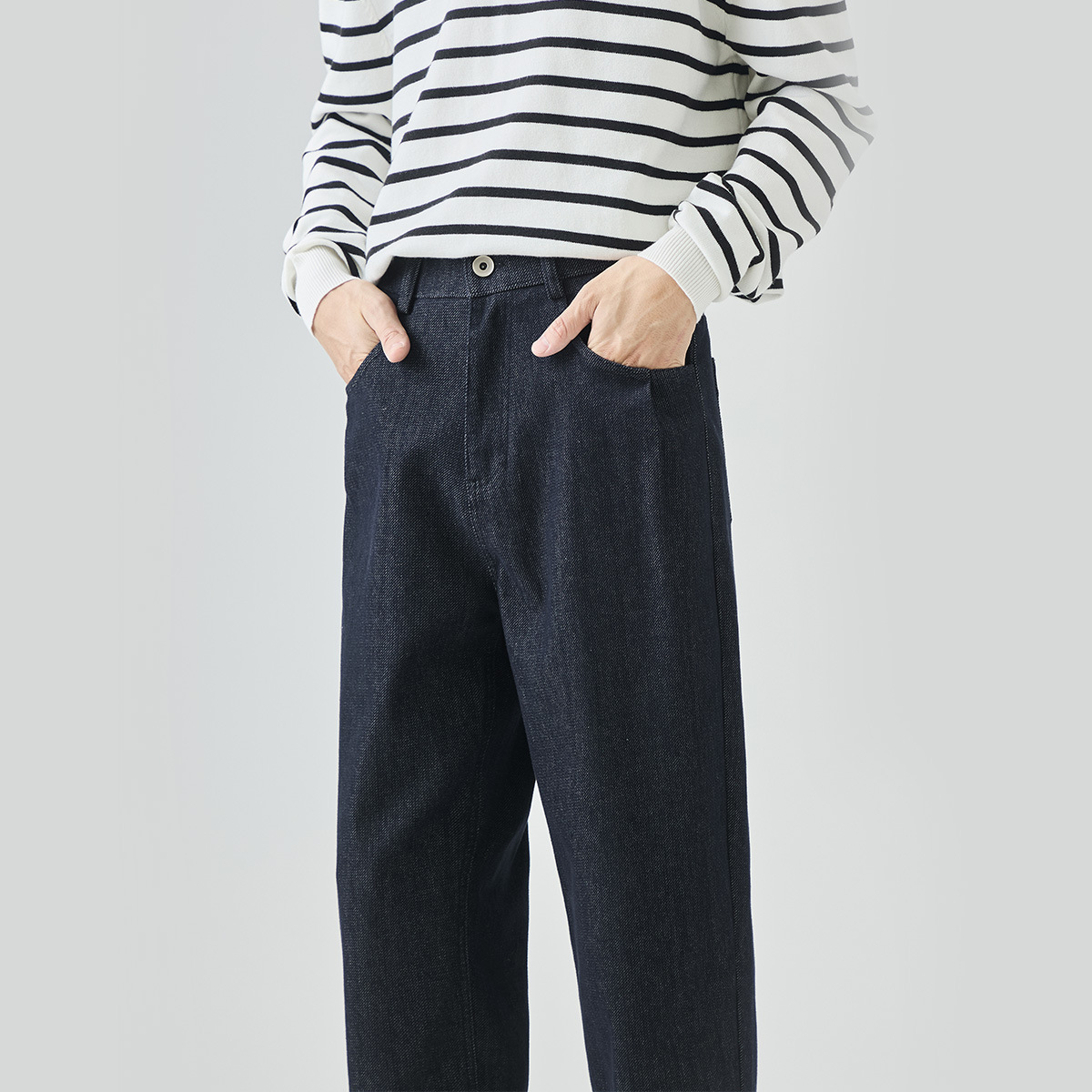 APO Men's Wear: Cross-border jeans for men, American high street autumn trend Loose tapered casual semi-elastic long pants Application Scenario