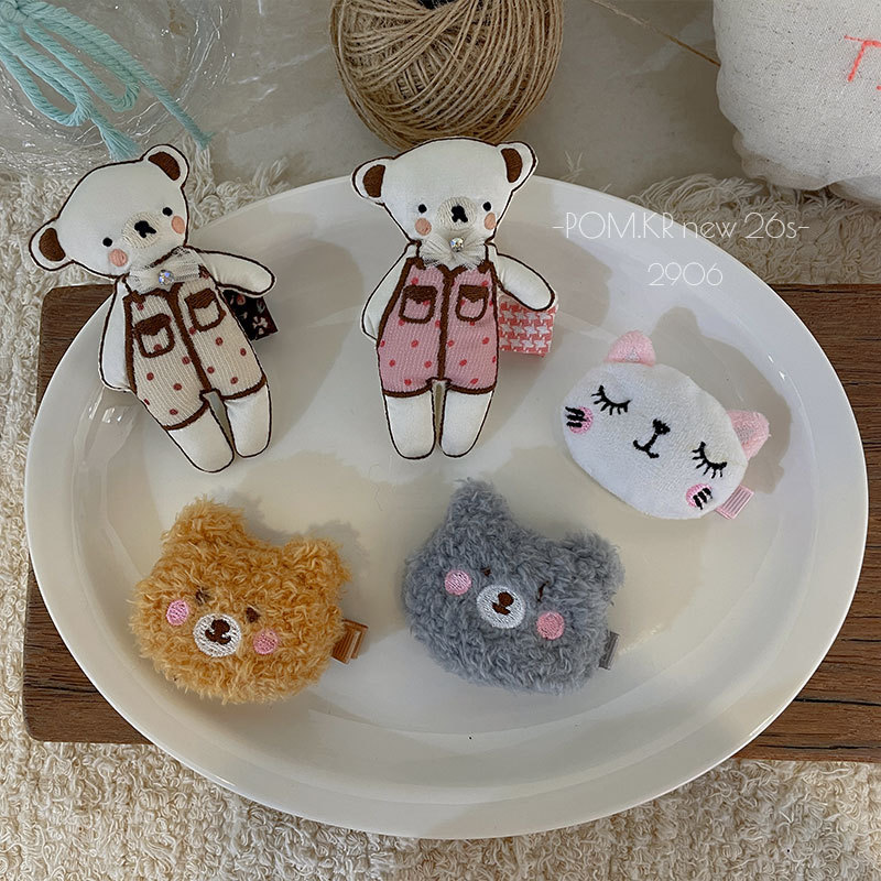 New Korean-style cartoon bear hair clips for autumn and winter, handcrafted fabric children's side fringed bangs clips, cute side clips for girls Specification image