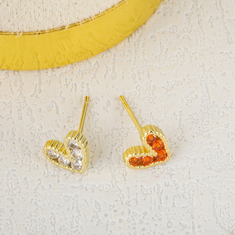 Cross-border best-selling small and exquisite micro-embedded multi-color zircon heart-shaped stud earrings, fashionable and retro original design heart earrings Application Scenario