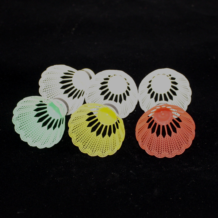 Factory direct sales of 12 cylindrical colored plastic foam badminton balls in stock, quick delivery Specification image