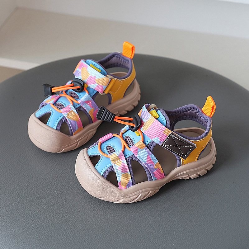 New summer 2025 children's canyoning shoes: Girls' headband sports sandals, Korean-style boys' camouflage anti-slip beach shoes details Picture