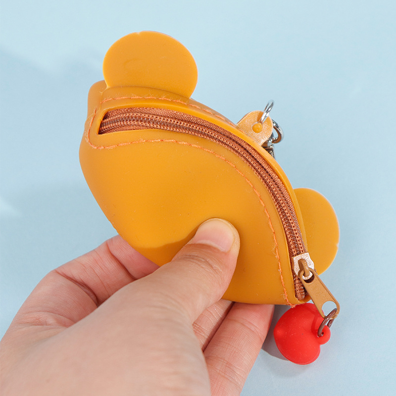 Korean-style Instagram cartoon bear silicone coin purse trinket, cute mini portable coin earphone storage case Application Scenario