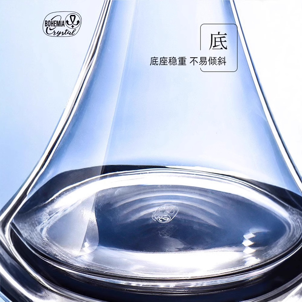 Czech imported crystal decanter, high-end red wine, home wine dispenser, light luxury and high-end covered wine bottle Application Scenario