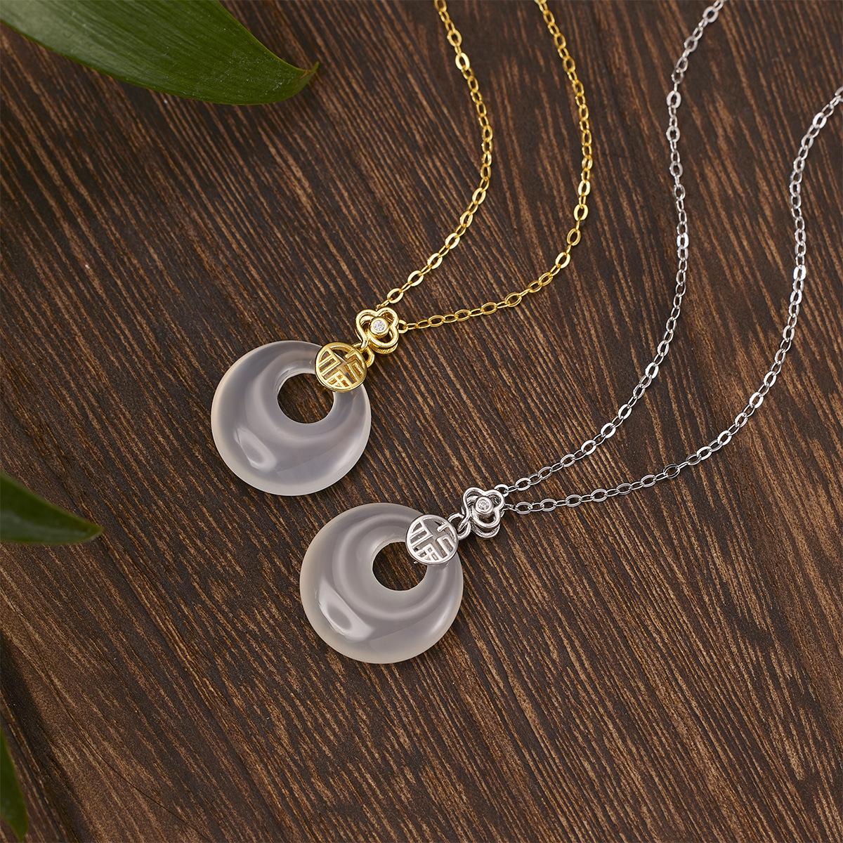 S925 Silver New Chinese-style retro Ruyi Peace Clasp necklace, a high-end women's collarbone chain, natural chalcedony necklace accessory details Picture