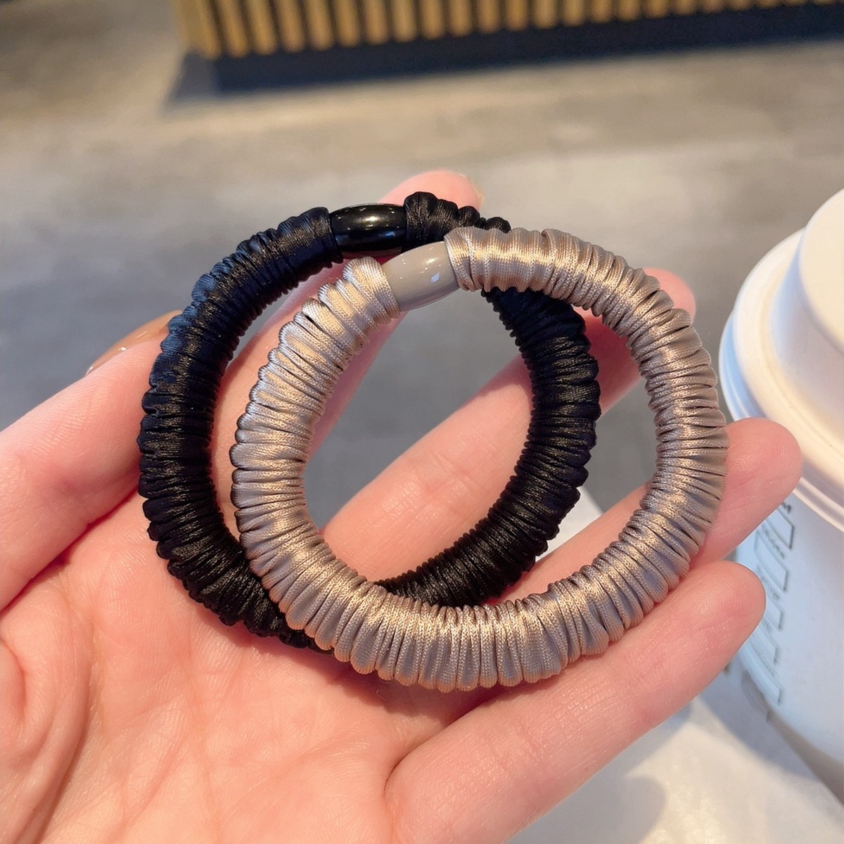 High-end solid color satin pleated small intestine hair band, high elasticity ponytail hair tie, simple hair tie, leather band for women details Picture