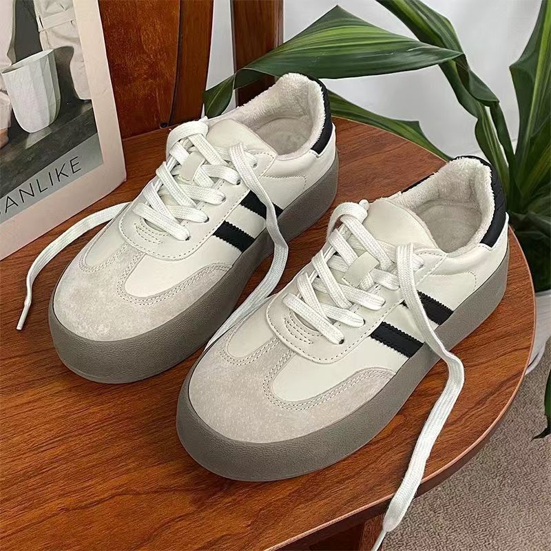 德训鞋2025冬季新款女鞋舒适时尚低帮休闲复古板鞋厚底增高小白鞋