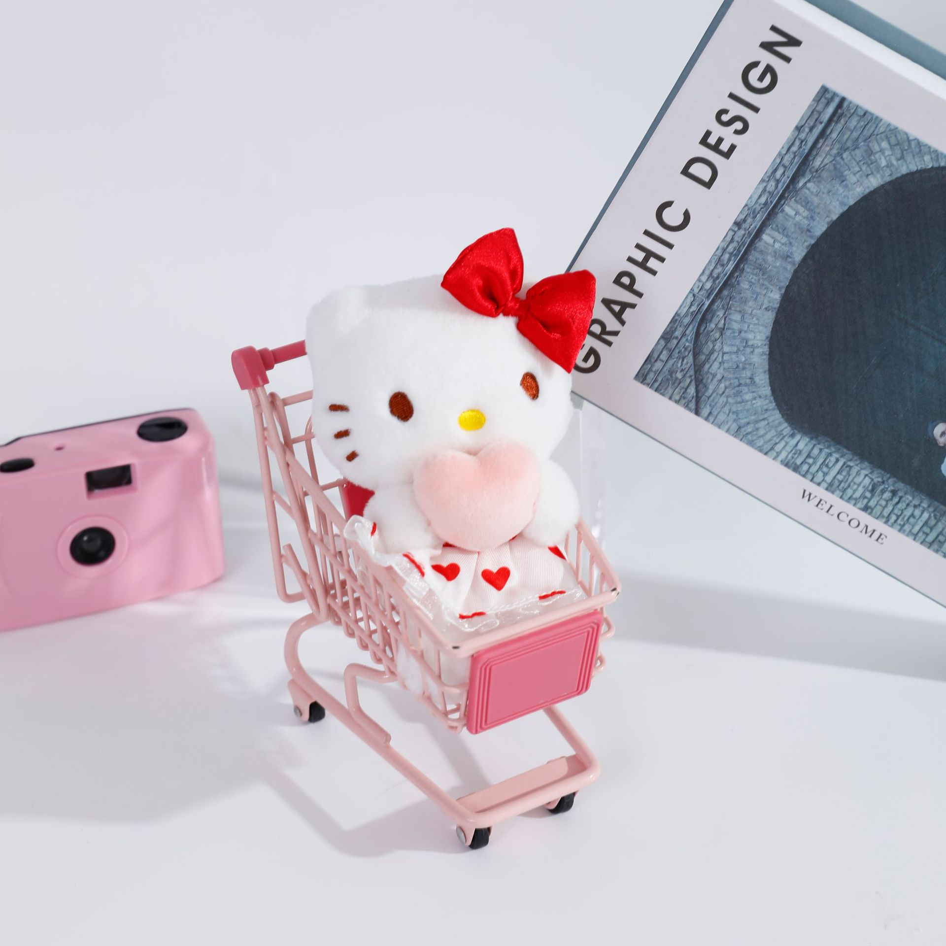 Shangrongfang's genuine Sanrio flower kitty heart-shaped pendant, doll, bag and toy details Picture
