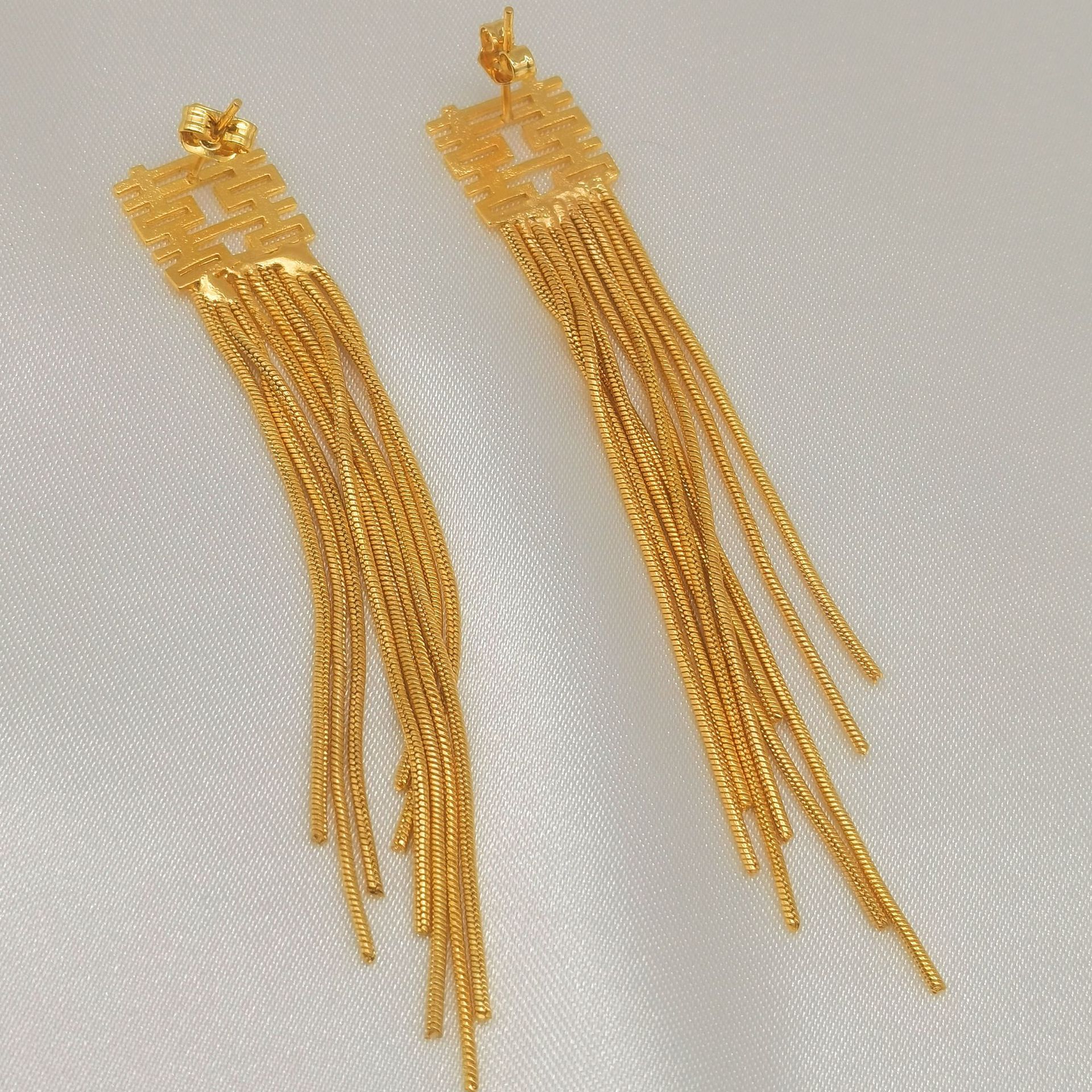 Bride's wedding simulation gold earrings, women's double happiness character tassel ear studs, 24k gold-plated ear pendants, fashionable earrings wholesale Specification image