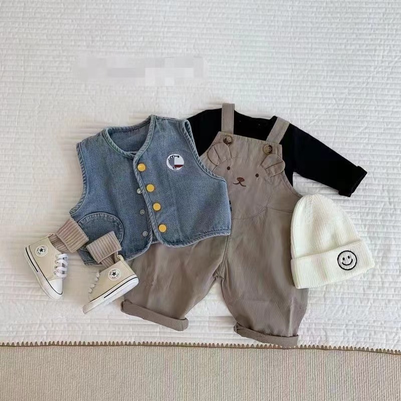 For boys and girls, spring and autumn children's vests are stylish and versatile denim vests. For infants and toddlers, girls' jackets and waistcoats are trendy Specification image