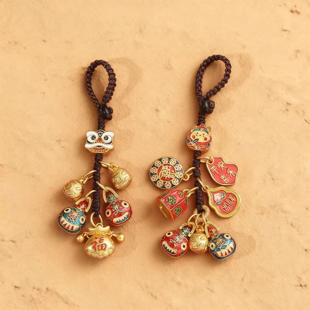 New keychain, sand gold God of Wealth mobile phone chain, family of three to bring good fortune and devour gold beast car key chain pendant