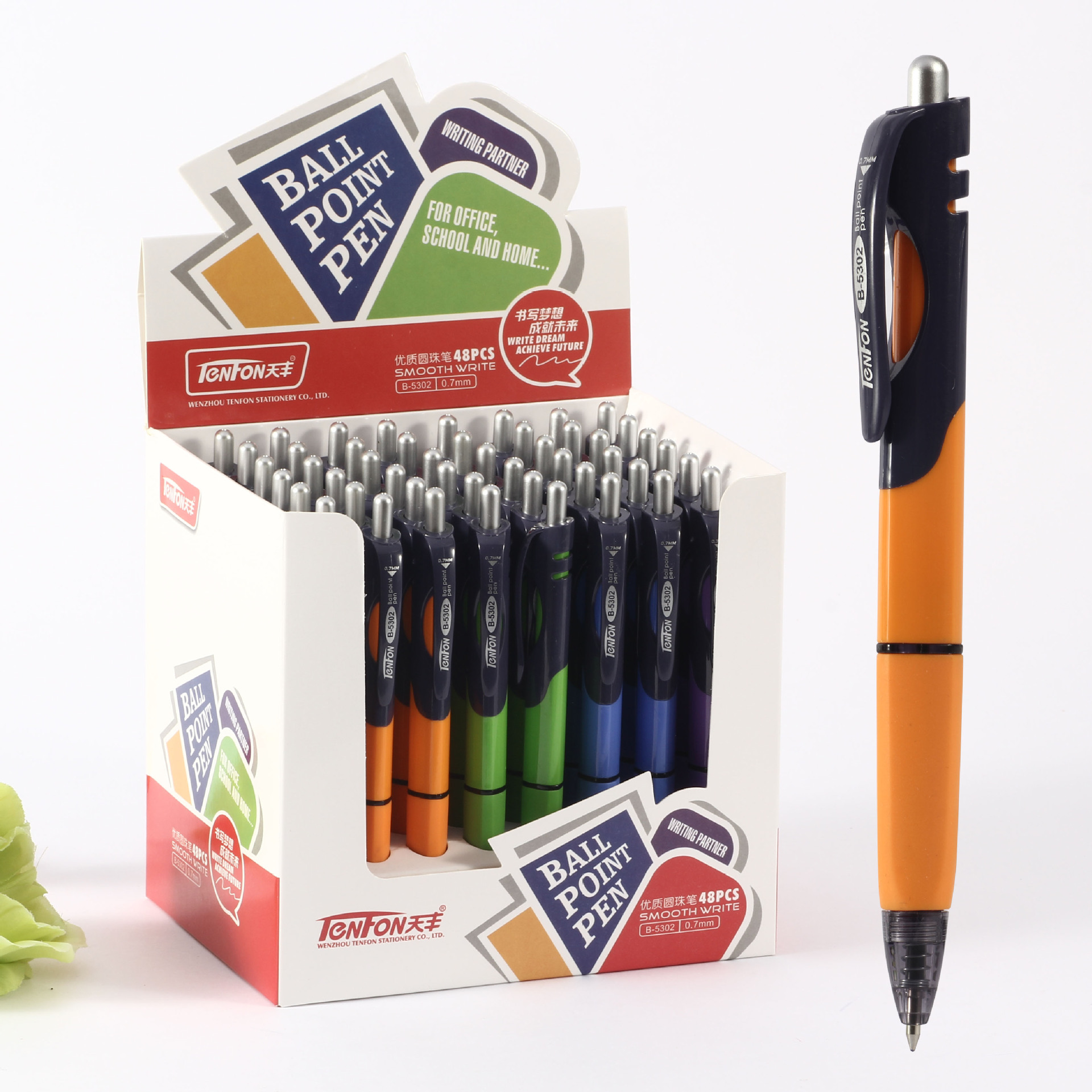 Wholesale 5302 display plastic Ballpoint pens, triangular office ballpoint pens, advertising Ballpoint pens, 48 pieces per box details Picture