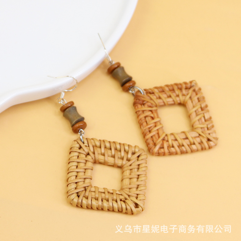 饰品/耳饰/耳钉/耳棒/珍珠耳钉产品图