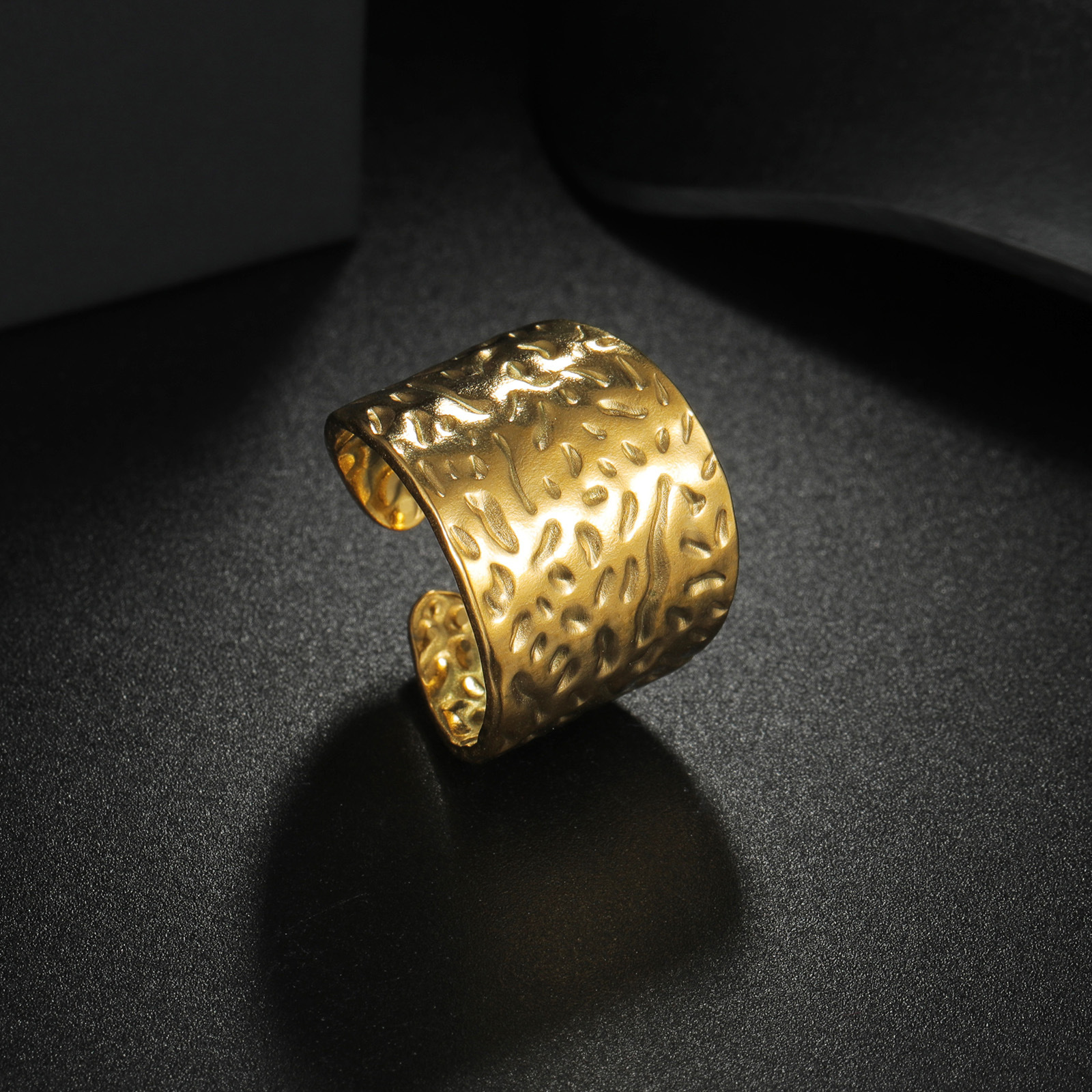 European and American retro wide irregular tap texture ring, stainless steel open ring, exaggerated style ladies' ring Specification image